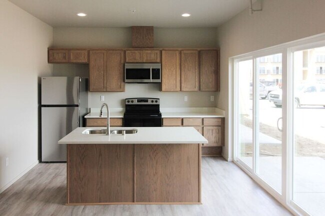 1200 N 8th Ave in Othello, WA - Building Photo - Building Photo