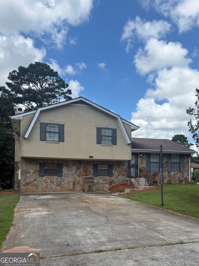 5957 Nell Ln in Ellenwood, GA - Building Photo - Building Photo