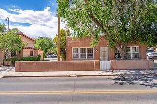 523 Agua Fria St in Santa Fe, NM - Building Photo