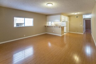 1939 Beloit Ave in Los Angeles, CA - Building Photo