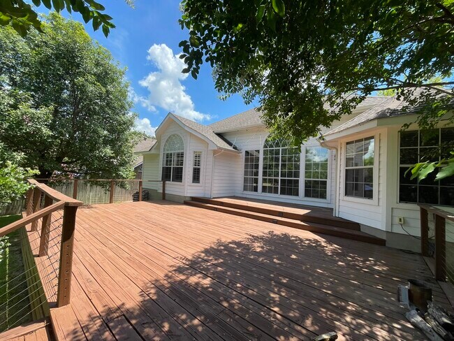 200 Mountain View Dr in Pflugerville, TX - Building Photo - Building Photo