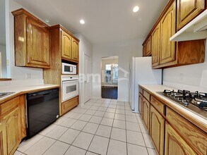 8751 Sunset Trace Dr in Fort Worth, TX - Foto de edificio - Building Photo