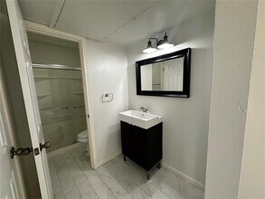 10552 High Hollows Dr in Dallas, TX - Building Photo - Building Photo