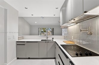 401 SE 10th St in Dania Beach, FL - Building Photo - Building Photo