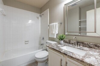 1637 Thornhill Ln in Little Elm, TX - Building Photo - Building Photo