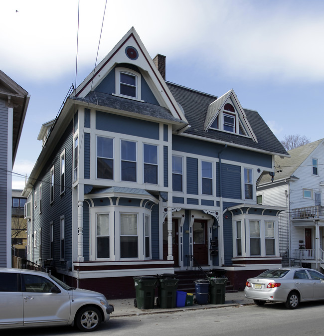 83 Tobey St in Providence, RI - Foto de edificio - Building Photo