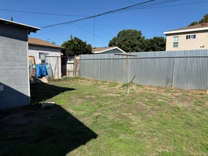 1423 E 60th St in Los Angeles, CA - Building Photo - Building Photo