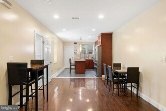 2328 Reed St in Philadelphia, PA - Building Photo - Building Photo