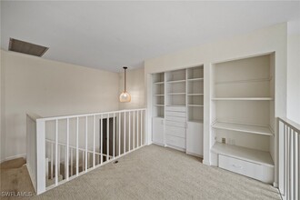27002 Oakwood Lake Dr in Bonita Springs, FL - Building Photo - Building Photo