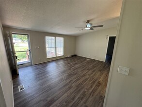 16506 Leafy Meadow Dr in Conroe, TX - Foto de edificio - Building Photo