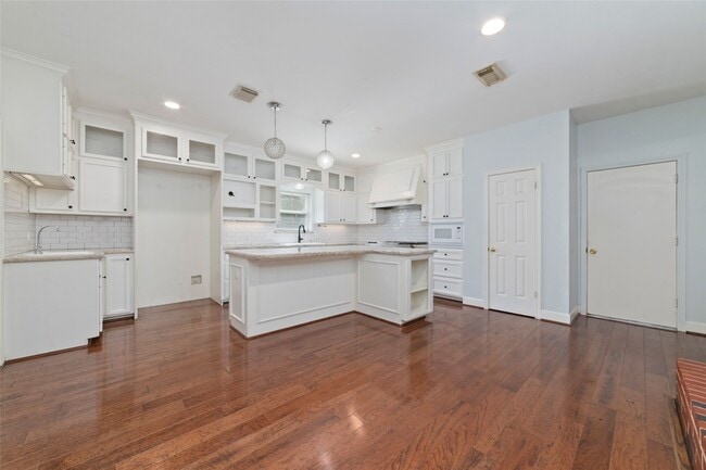 property at 6511 Mesa Vista Ct