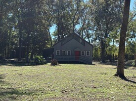 137 Tupelo Dr in Crawfordville, FL - Building Photo