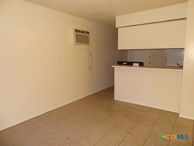 1231 N LBJ Dr in San Marcos, TX - Building Photo - Building Photo
