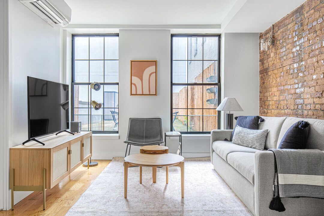 72 Willoughby St in Brooklyn, NY - Building Photo