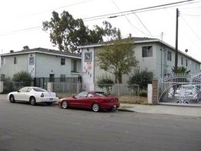 1922-1928 E 120th St in Los Angeles, CA - Building Photo - Building Photo