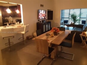 9409 Fontainebleau Blvd, Unit 207 in Miami, FL - Building Photo - Building Photo