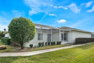 907 Willow Dr in Leesburg, FL - Building Photo