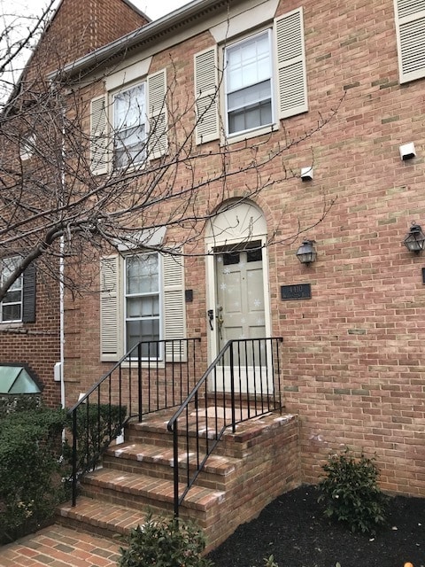 property at 4410 Washington Blvd