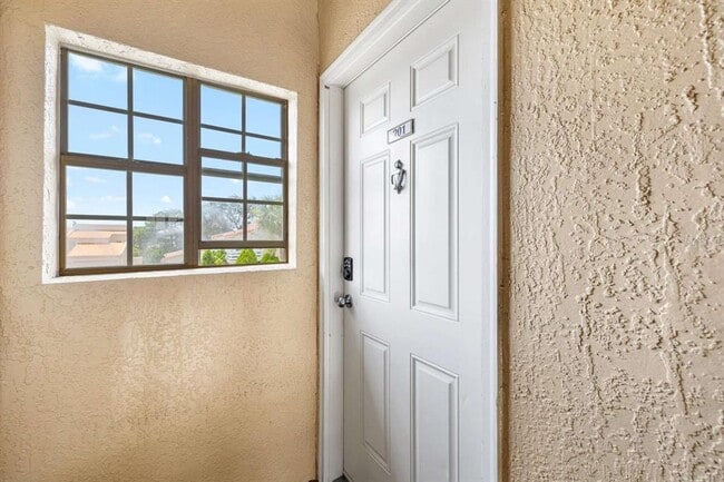 4336 Bayside Village Dr in Tampa, FL - Building Photo - Building Photo