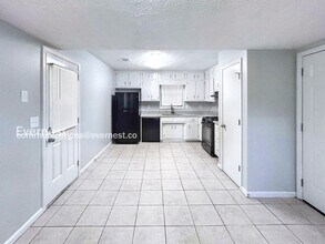 2083 Phillips Rd in Lithonia, GA - Building Photo - Building Photo