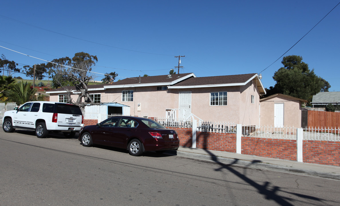 2402 32nd St in National City, CA - Building Photo