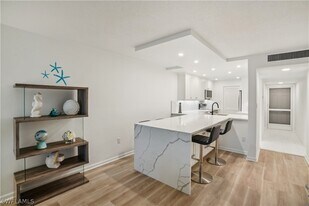 25900 Hickory Blvd in Bonita Springs, FL - Building Photo