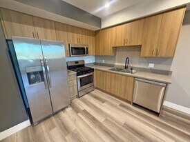 11155 Huston St in Los Angeles, CA - Building Photo