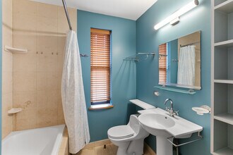 1208 W Chase Ave, Unit 3D in Chicago, IL - Building Photo - Building Photo