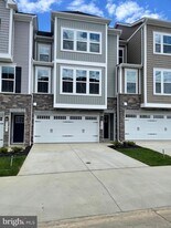 9287 Tanfield Dr in Fredericksburg, VA - Building Photo