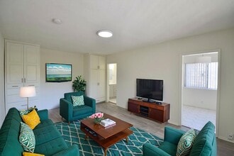 11204 Peach Grove St in Los Angeles, CA - Building Photo - Building Photo