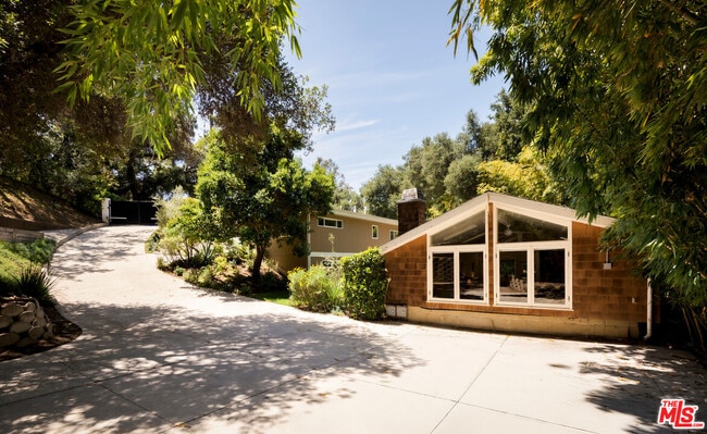property at 508 Glen Trail