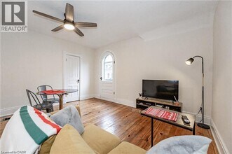 17 Hilda Pl in Kitchener, ON - Building Photo - Building Photo