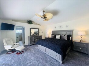 1031 Tivoli Ln in Naples, FL - Foto de edificio - Building Photo
