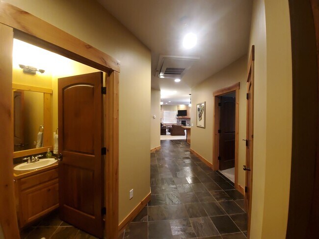 308 Ohio Ave in Kellogg, ID - Building Photo - Building Photo