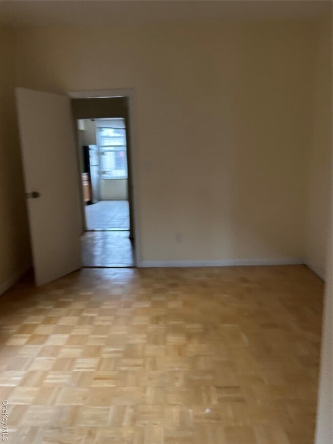 17-37 Grove St in Queens, NY - Building Photo - Building Photo