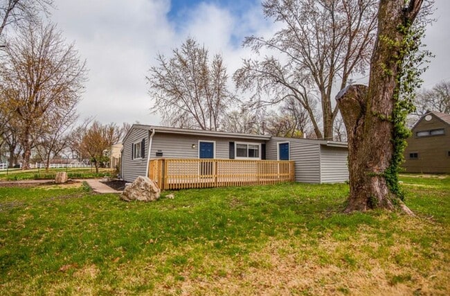 property at 7400 E 87th St