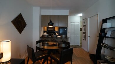 70 Alexander St in Toronto, ON - Building Photo - Building Photo