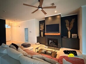 4099 Oak Pointe Dr in Gulf Breeze, FL - Building Photo - Building Photo