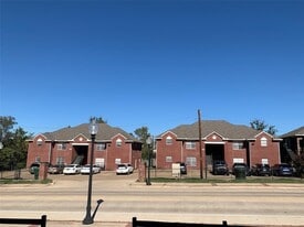 3801 College Main St in Bryan, TX - Building Photo