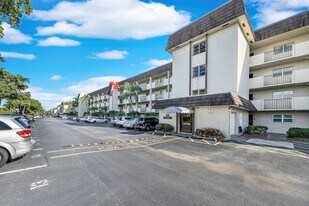 6200 NW 44th St in Lauderhill, FL - Building Photo