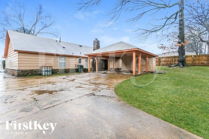 5230 Twin Woods Ave in Memphis, TN - Building Photo