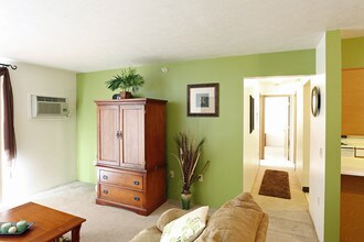 Simonson Estates Apartments in Columbia City, IN - Building Photo - Interior Photo