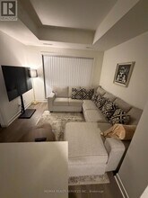 160 Canon Jackson Dr in Toronto, ON - Building Photo - Building Photo