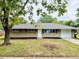 4426 Lesher Dr in Dayton, OH - Building Photo