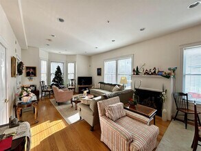 39 Inman St, Unit 1 in Cambridge, MA - Building Photo - Building Photo
