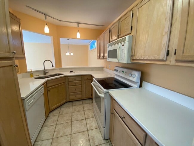 2300 Merry Oaks Ct in Virginia Beach, VA - Building Photo - Building Photo