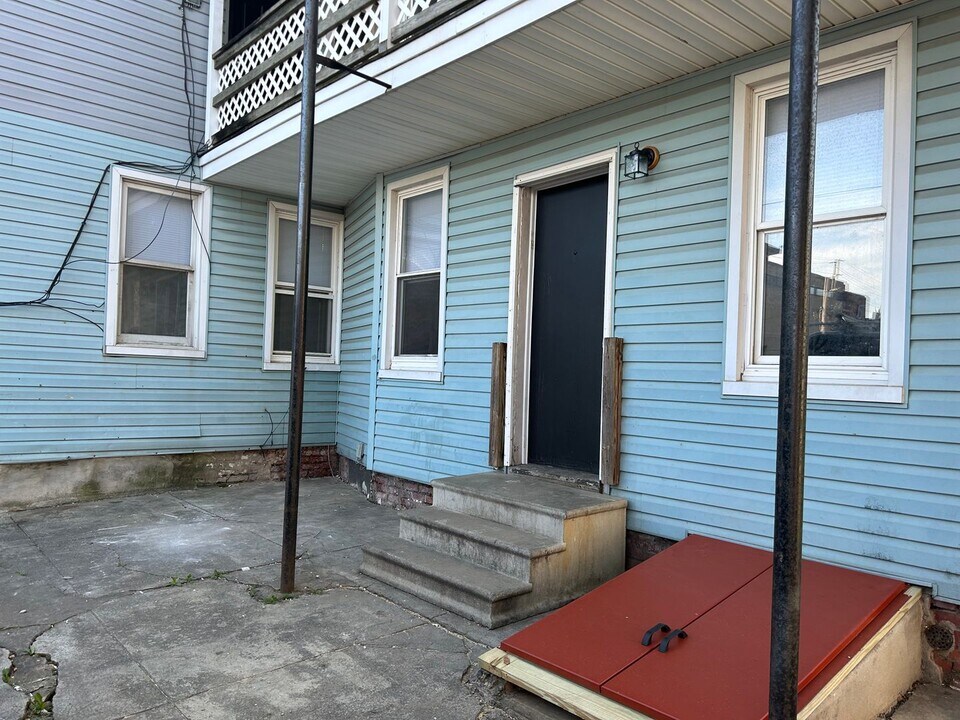 232 S Pershing Ave in York, PA - Building Photo