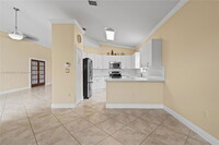 5101 SW 134th Ave in Miramar, FL - Foto de edificio - Building Photo