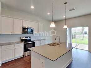 33892 Thyme Dr in Zephyrhills, FL - Building Photo - Building Photo