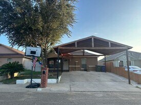 6005 Asis in Laredo, TX - Building Photo